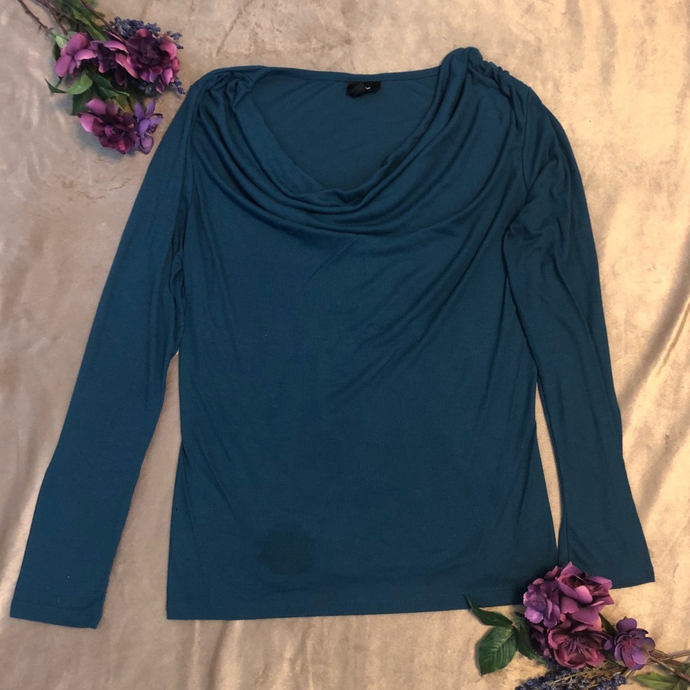 Blue/Teal long sleeve shirt